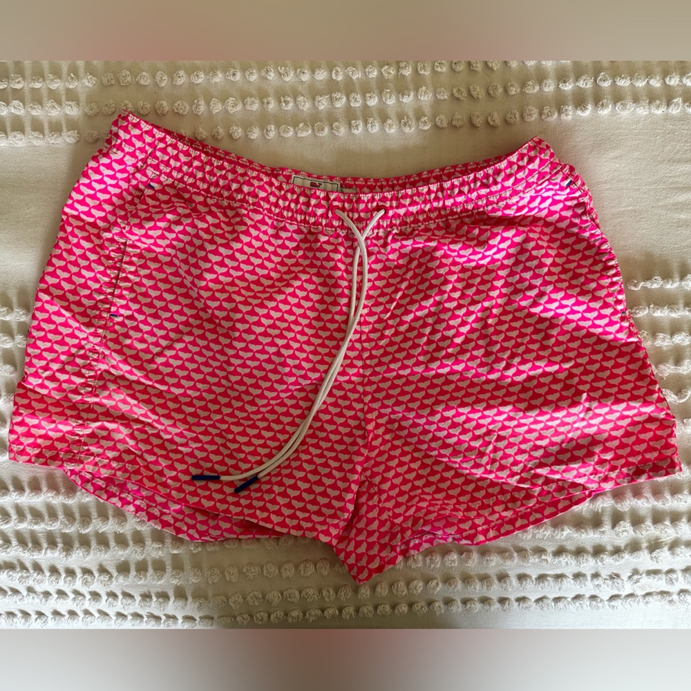 Vineyard Vines Women’s Performance shorts.